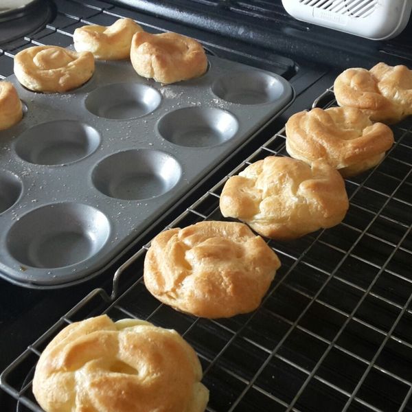 簡易鮮奶油泡芙：*餓不得*小姐的實驗廚房 一起做