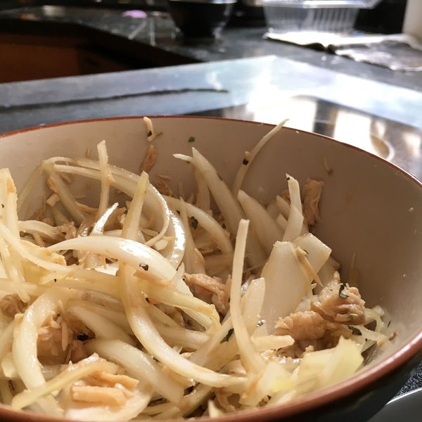 涼拌洋蔥鮪魚：吱吱喳喳 一起做