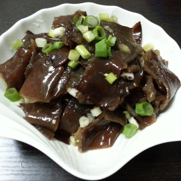 涼拌黑木耳：朱曉媚 一起做