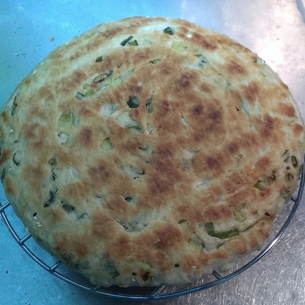 山東蔥大餅 : 賴痞康一起做