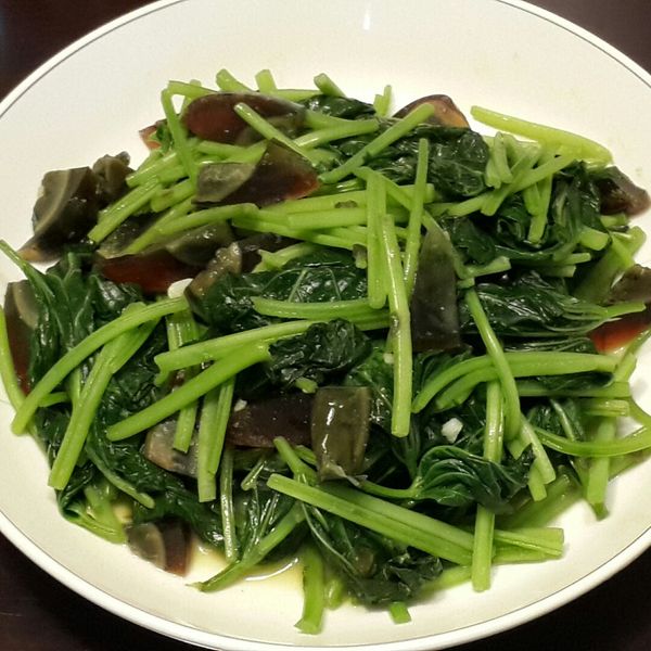 ★皮蛋地瓜葉★ : 千懿一起做