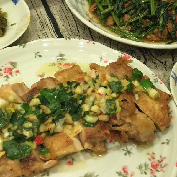 脆皮蔥油雞腿排：Karen 一起做