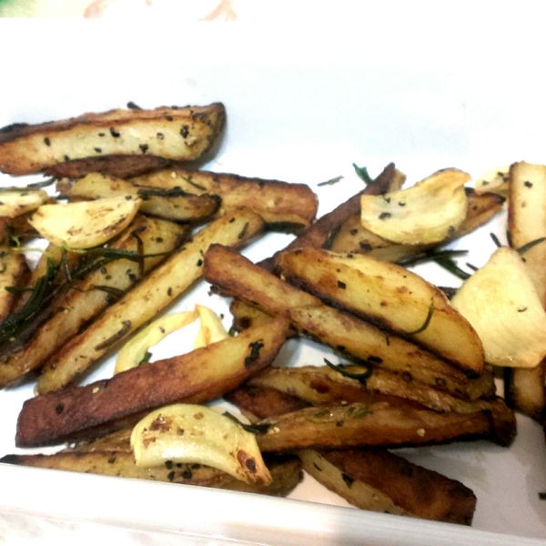 新鮮迷迭香烤馬鈴薯：Clair 一起做