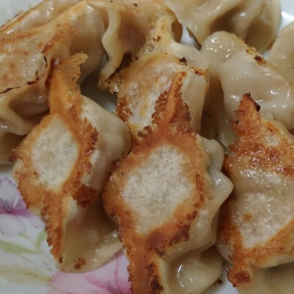 皮超脆日式煎餃(使用冷凍水餃) : 陳小賢一起做