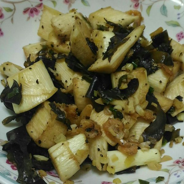 蝦米香炒茭白筍《茭白筍7》:涵 一起做