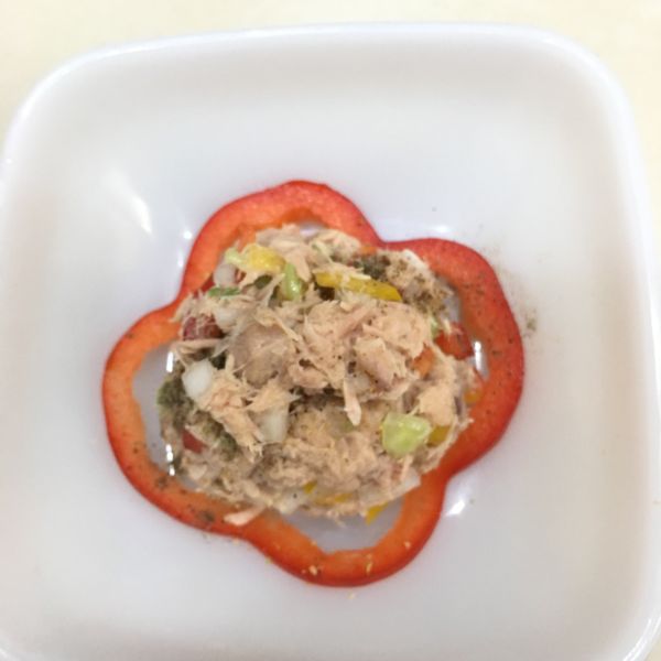 彩椒鮪魚沙拉 : 冰冰SIMPLE廚房一起做