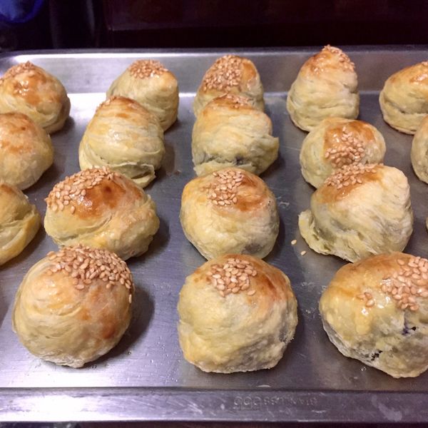 蛋黃酥(偷吃步) : Lulu一起做