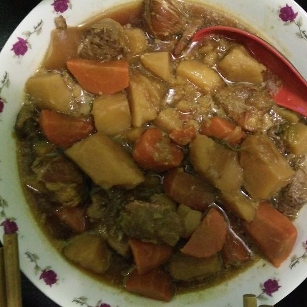 馬鈴薯燉豬肉：陳品蓉 一起做