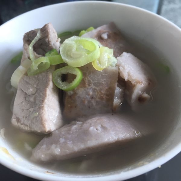 蒜香芋頭排骨湯：Yuli 一起做