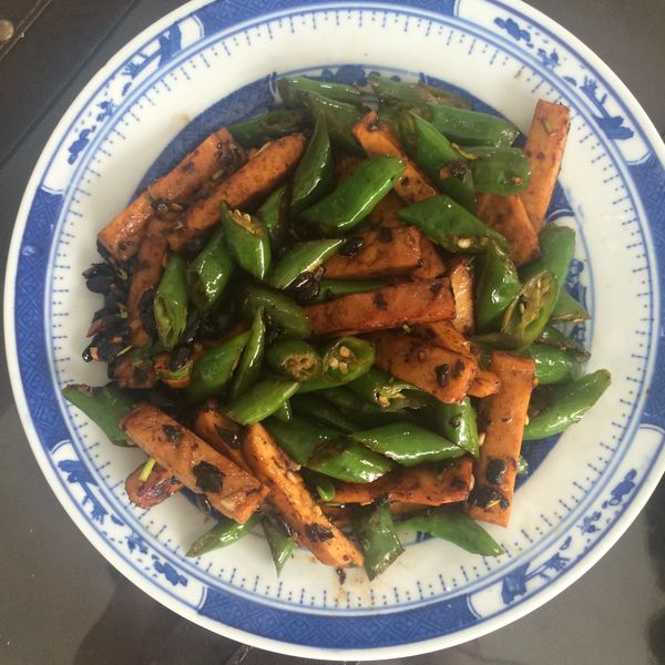 糯米椒炒豆干 : RoxaneGao一起做
