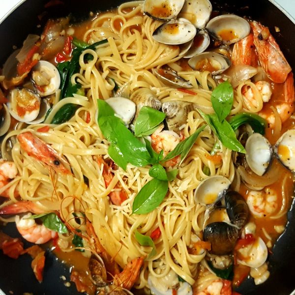 一鍋到底義大利麵作法- 蕃茄海鮮義大利麵 : Aivn一起做