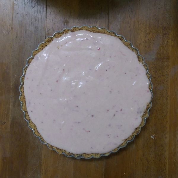 〈免烤〉草莓冰淇淋派【草莓就愛鷹牌煉奶】 : 林冠穎一起做