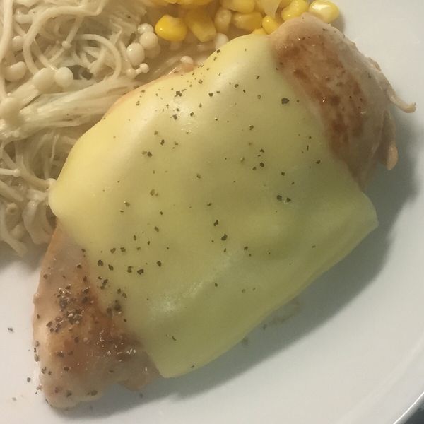 奶油佐香煎雞胸肉 : Minminmin Chu一起做