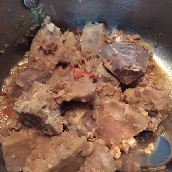 中式廚房 X 肉末醬燒芋頭：Helen 一起做