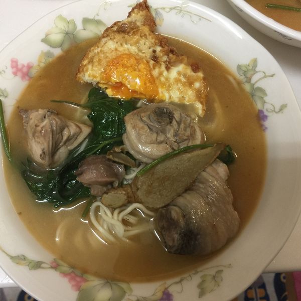 麻油雞麵線：曉真 一起做