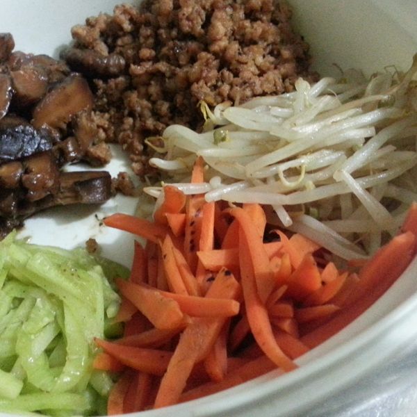 【愛妻飯盒】韓式拌飯 Bibimbap：Judith 一起做
