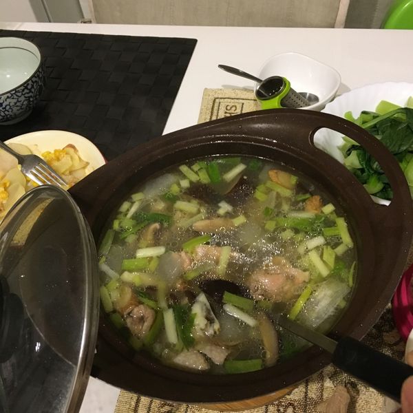 香菇雞湯 : Peachmomo Lai一起做