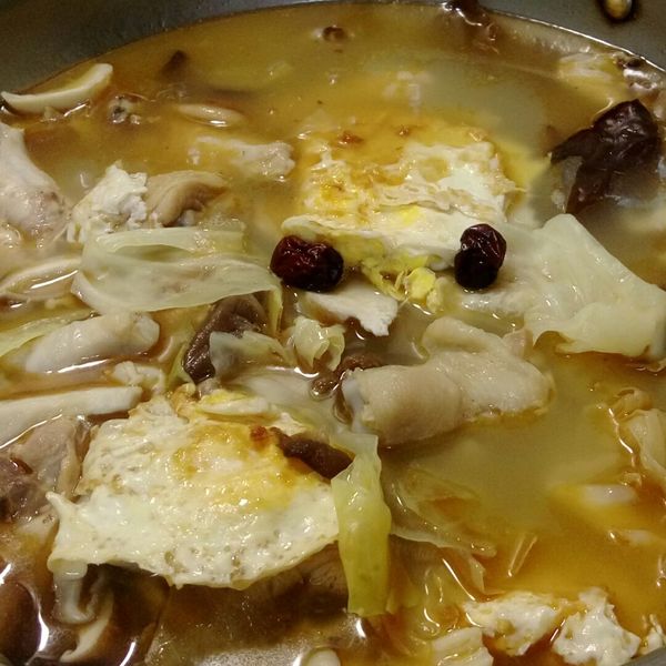 麻油雞麵線：曾綵葳 一起做