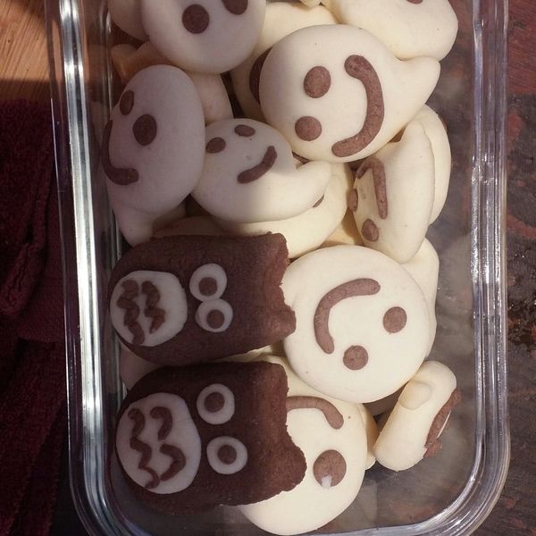 Happy Halloween阿飄餅乾 : 陳怡潔一起做