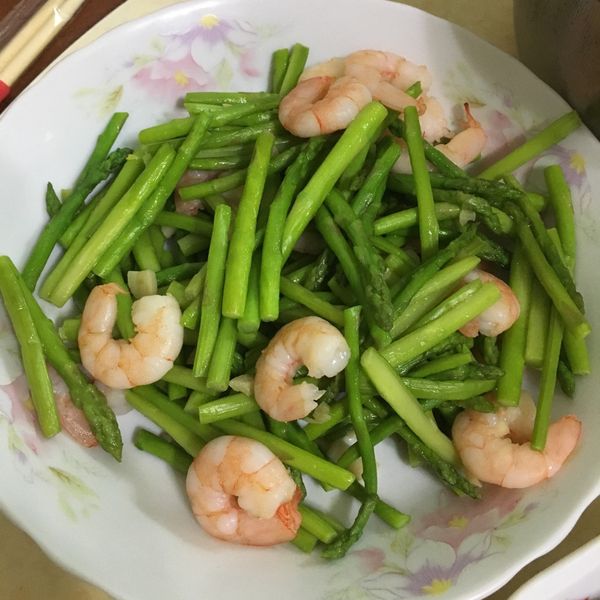 清炒蘆筍蝦仁 : 施芸如一起做