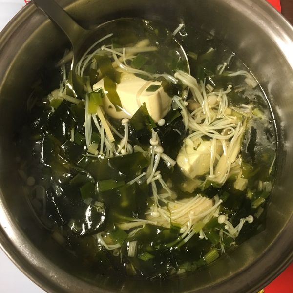 金針菇海帶豆腐湯 : 布丁丁一起做