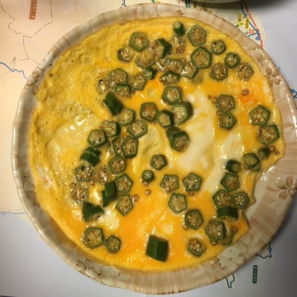 秋葵菜脯蛋餅 : 布丁丁一起做