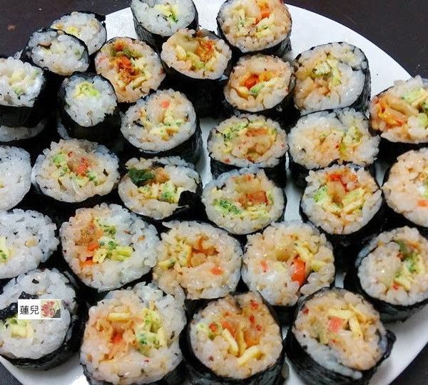 雙色蛋皮肉鬆壽司 【滿分早點X桂冠沙拉】：陸蓮兒 一起做