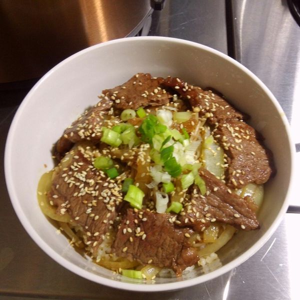 超方便！無骨牛小排蓋飯：Charlo 一起做