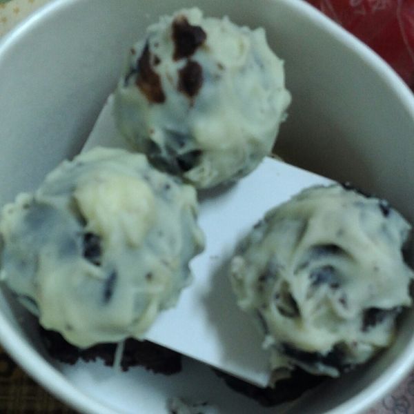 超簡單巧克力球，三個步驟、三種材料：Lucy  一起做