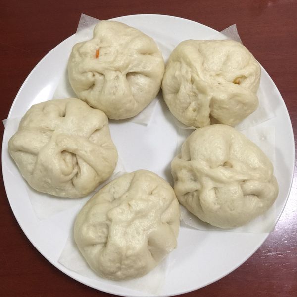 高麗菜水煎包 : 媽媽在廚房一起做