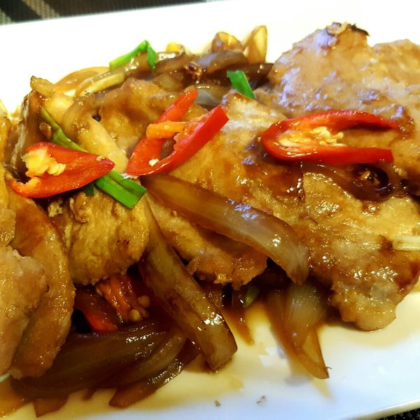 洋蔥豬排：安妮 一起做