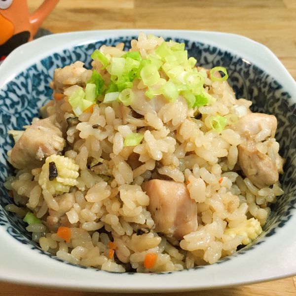 電鍋料理‧麻油雞丁飯 : 劉拉拉一起做