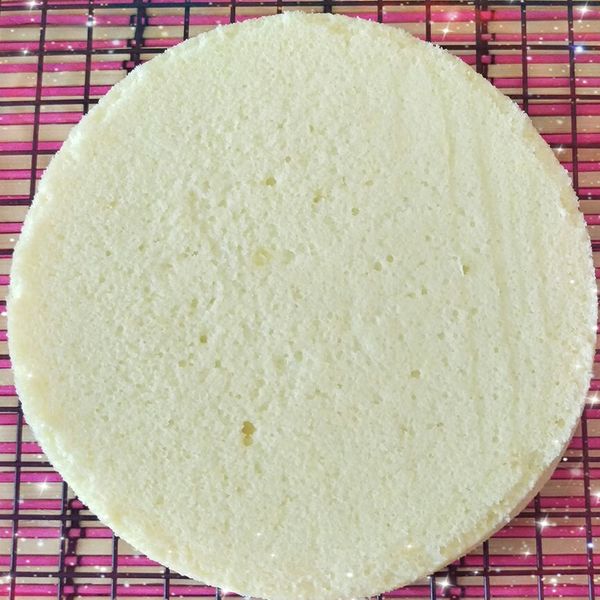 電子鍋快速蒸蛋糕 : 蜜蜂一起做