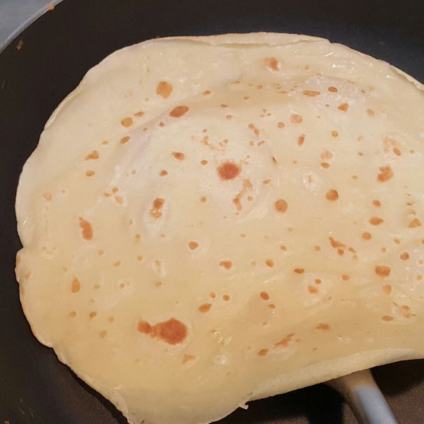 自製簡易蛋餅皮 : 楊宜倢一起做