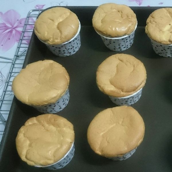 蜂蜜杯子蛋糕(無油無泡打粉低糖)(影音) : 向日葵米菲一起做