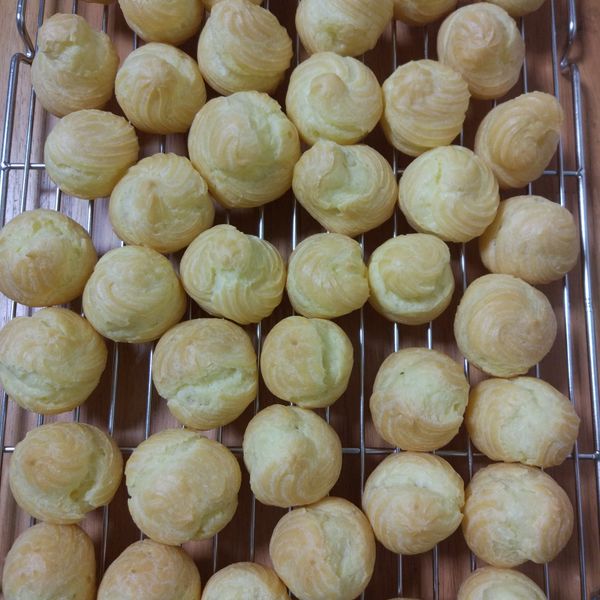 簡易鮮奶油泡芙：小桃媽 一起做