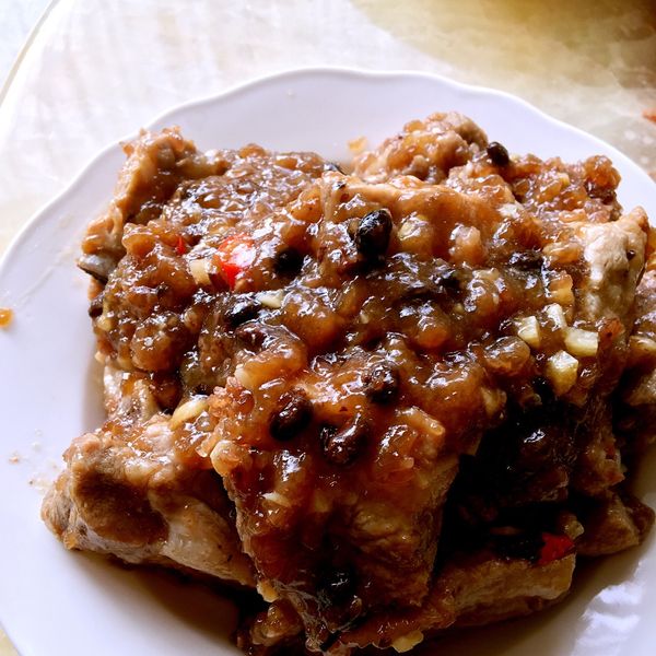 小廚娘♥豉汁排骨/電鍋料理：恩霏媽 一起做