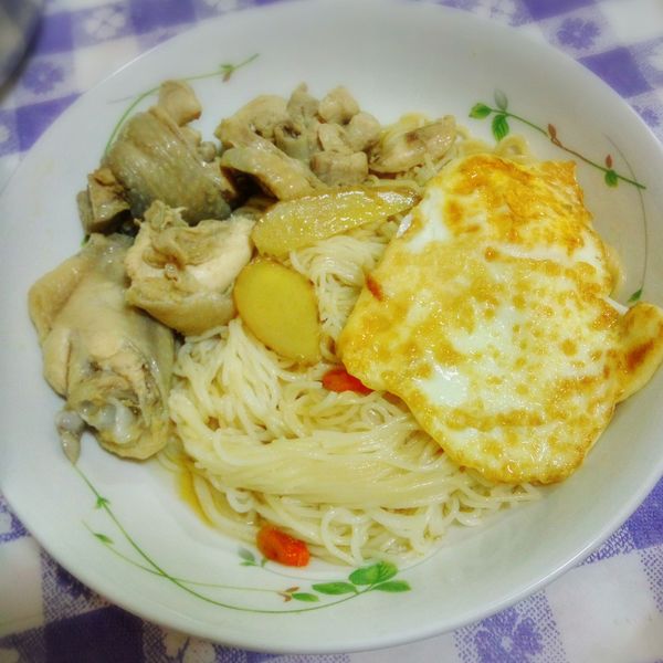 麻油雞麵線：Lisa 一起做