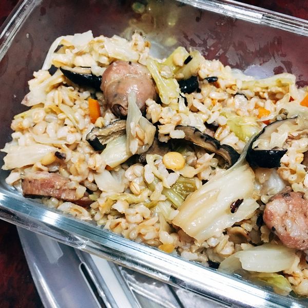 辣味香腸高麗菜飯-電鍋版：sunny 一起做