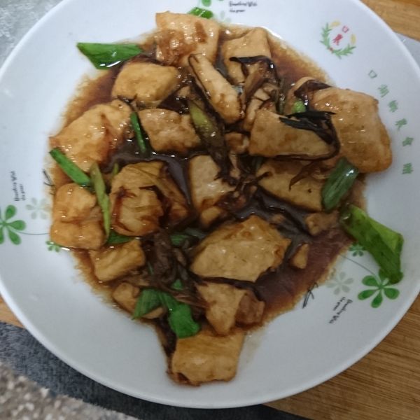 蒜苗炒旗魚 : 朱雅婷一起做