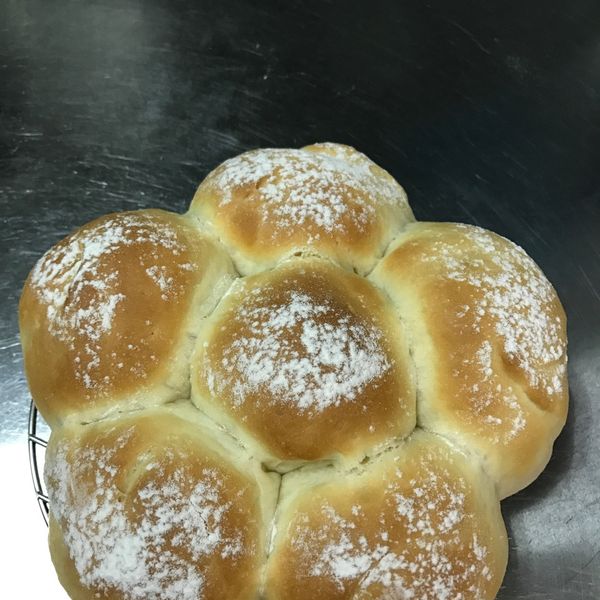 超鬆軟煉乳餐包：李怡芳 一起做