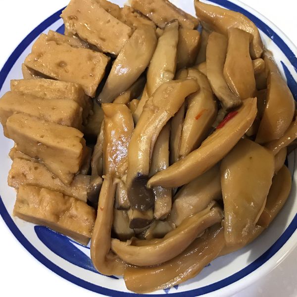 滷杏鮑菇，冷熱都好吃！ : 蕃茄一起做