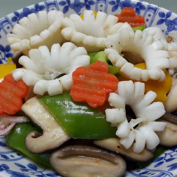 ㄚ曼達的廚房~彩椒花枝：周梅宜 一起做