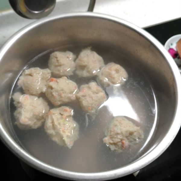 副食品【吻仔魚鮮嫩魚丸】寶寶食譜 : KC一起做