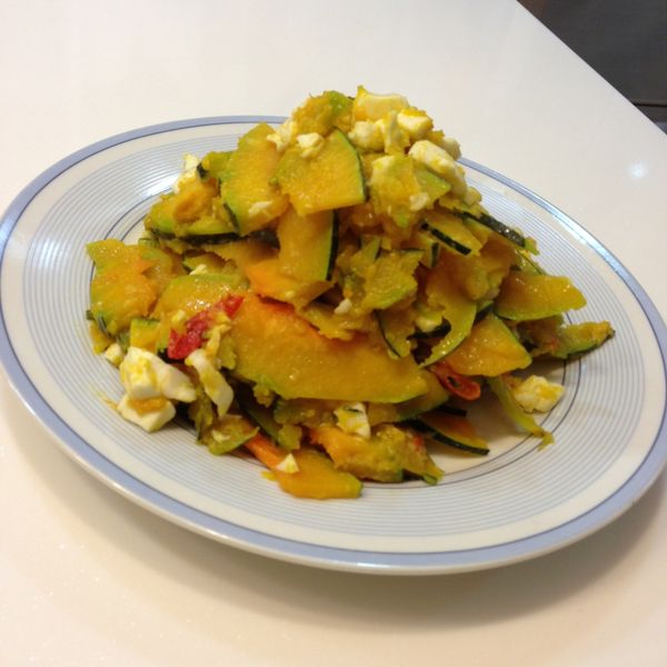 愛烹飪。鹹蛋南瓜：便當丁 一起做