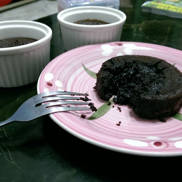【Tomiz小食堂】半熟巧克力熔岩蛋糕 : Joey  Ho一起做