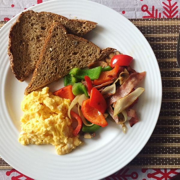 美式香滑牛奶嫩炒蛋（五分鐘料理＋零失敗） : debbie一起做