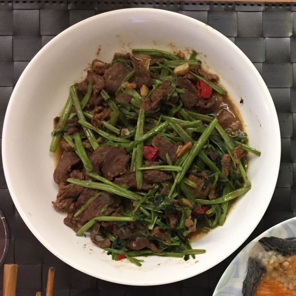 沙茶牛肉炒空心菜-絕對下飯的餐桌常勝軍：花小花 一起做