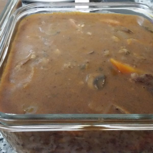 紅酒燉牛肉（鑄鐵鍋） : Vivian  Lu一起做