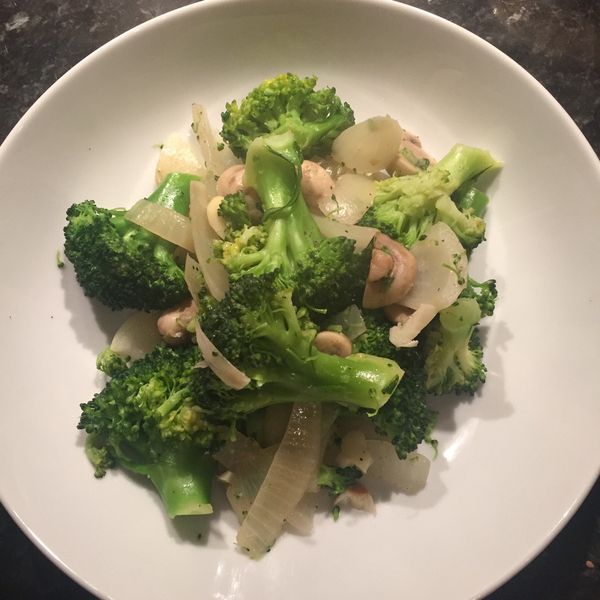 香菇炒綠花椰菜 : debbie一起做